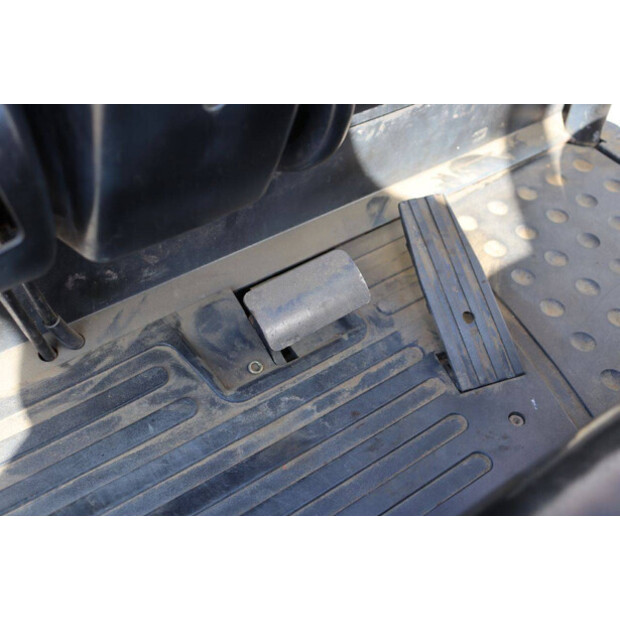 2001 جنجهينريتش EFG V 18-41749332