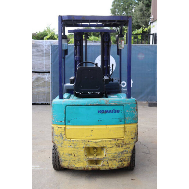 2000 كوماتسو FB25EX-8-41750129