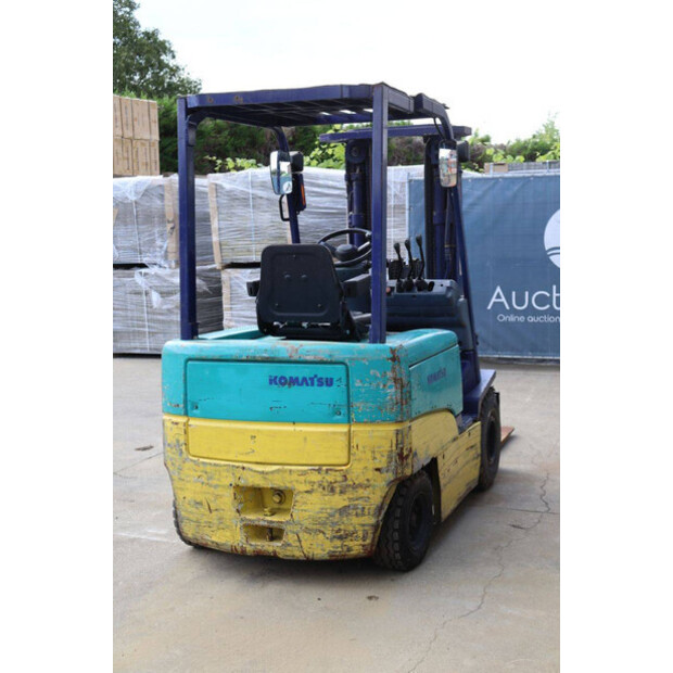 2000 كوماتسو FB25EX-8-41750130