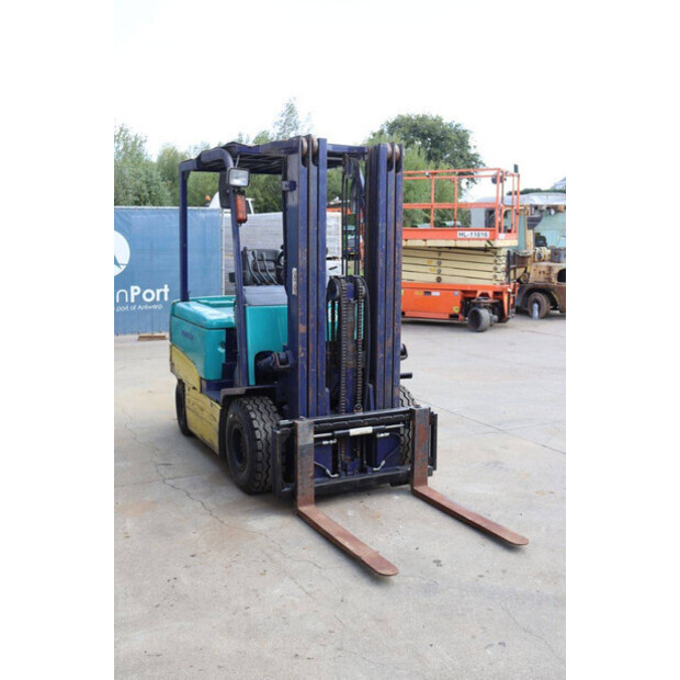 2000 كوماتسو FB25EX-8-41750131