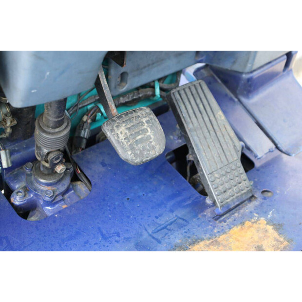 2000 كوماتسو FB25EX-8-41750148