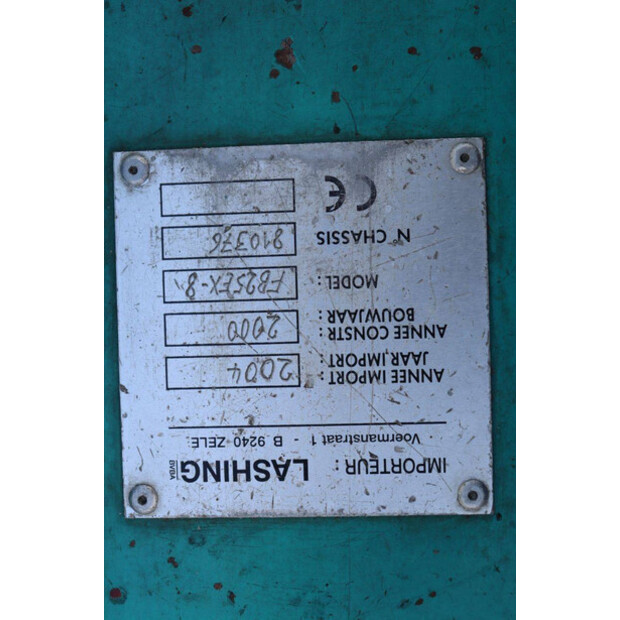 2000 كوماتسو FB25EX-8-41750154
