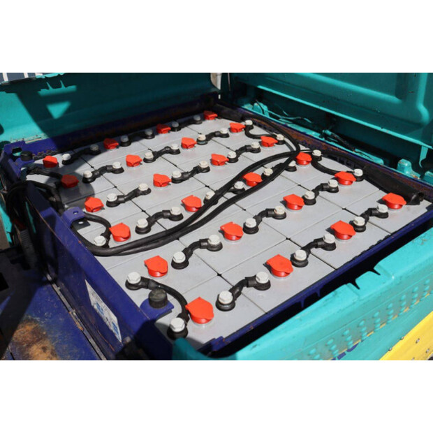 2000 كوماتسو FB25EX-8-41750155