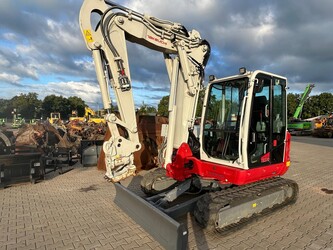 صورة ل حفارات مجنزرة تاكوتشي TB370