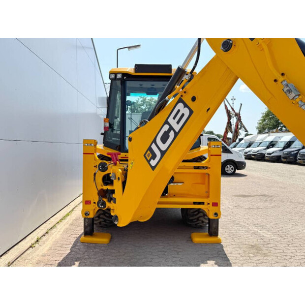 2024 JCB 3DX-41764262