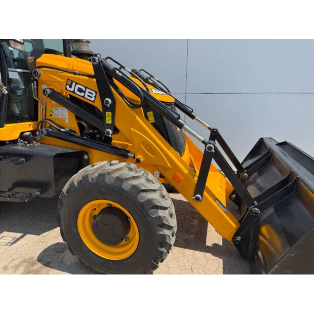 2024 JCB 3DX-41764275