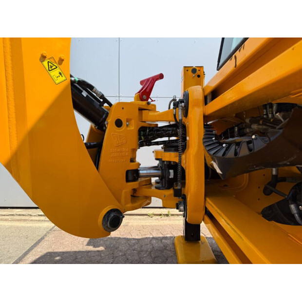 2024 JCB 3DX-41764279