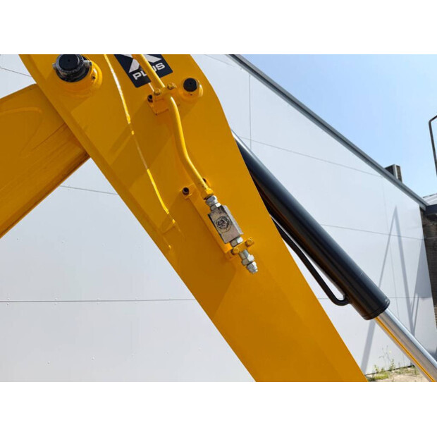 2024 JCB 3DX-41764282