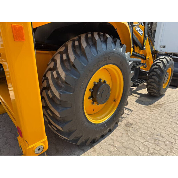 2024 JCB 3DX-41764285