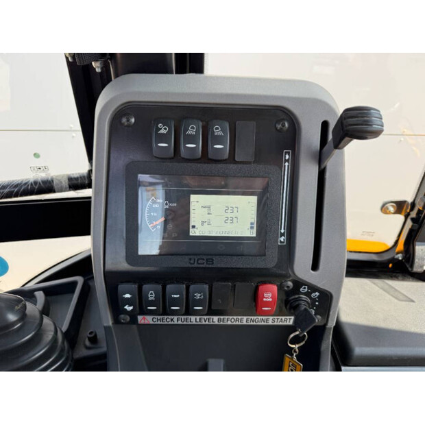 2024 JCB 3DX-41764290