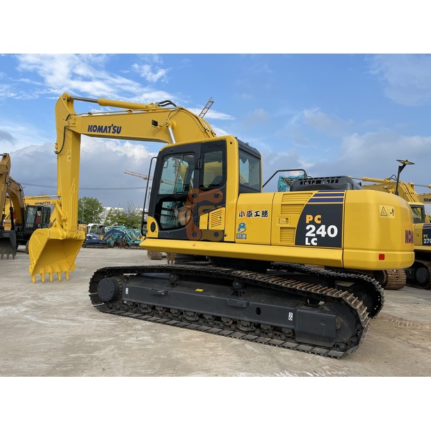 2023 كوماتسو PC240-8-41765324