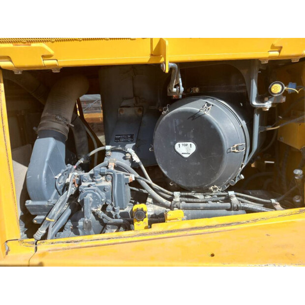 2023 Komatsu D155A-6R-41765653