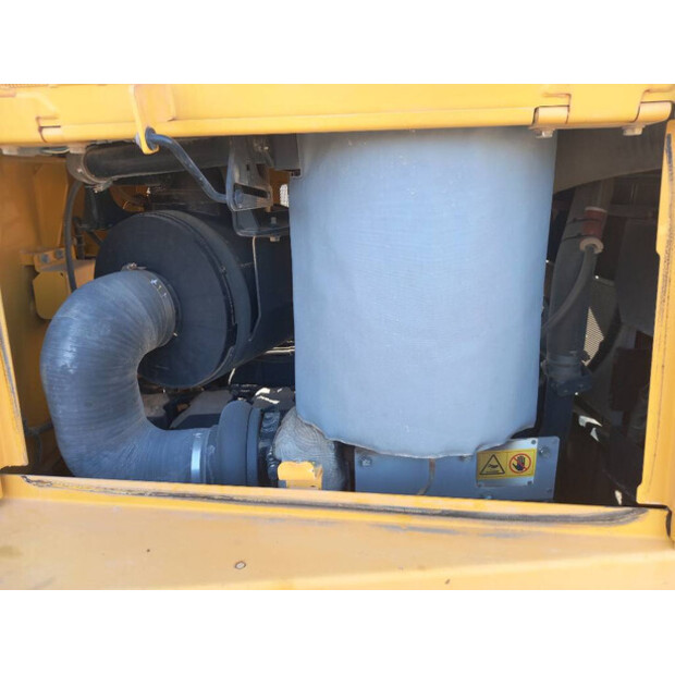 2023 Komatsu D155A-6R-41765654
