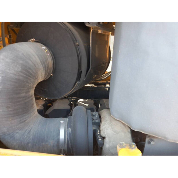2023 Komatsu D155A-6R-41765655