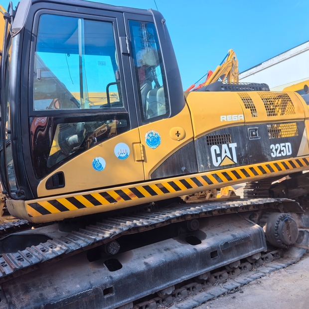 2021 Caterpillar 325D-41766559