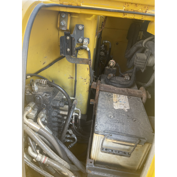 2023 Komatsu PC56-41783682