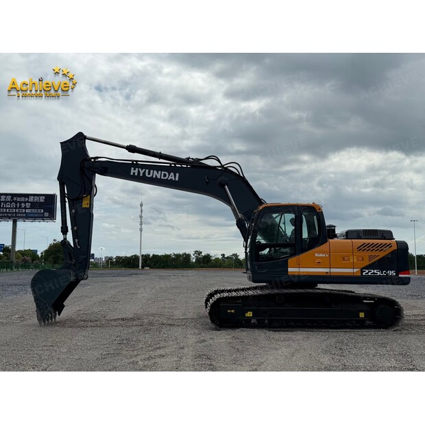 2024 Hyundai R225LC-9S-41787152