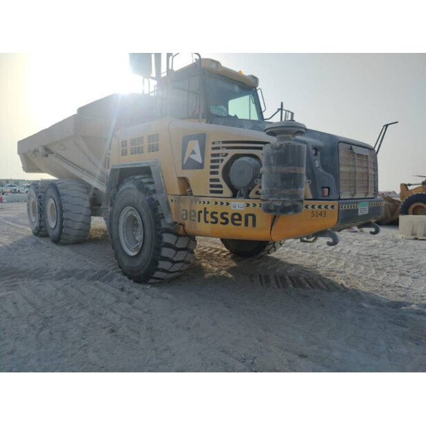 2017 Komatsu HYM400-3R-41787584