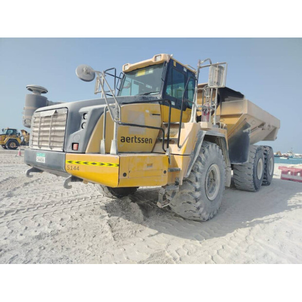 2017 Komatsu HYM400-3R-41787614