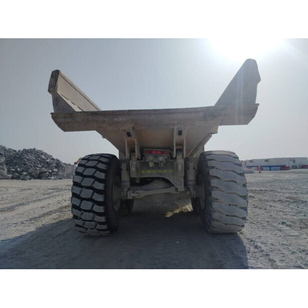 2017 Komatsu HYM400-3R-41787616