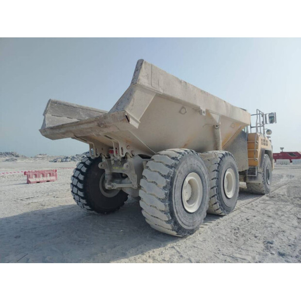 2017 Komatsu HYM400-3R-41787617