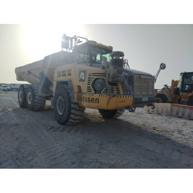 2017 Komatsu HYM400-3R-41787703