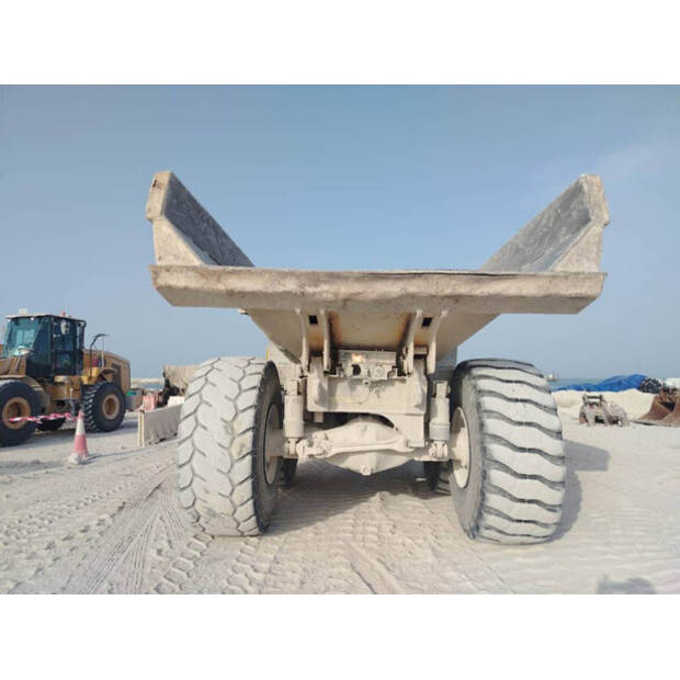 2017 Komatsu HYM400-3R-41787707