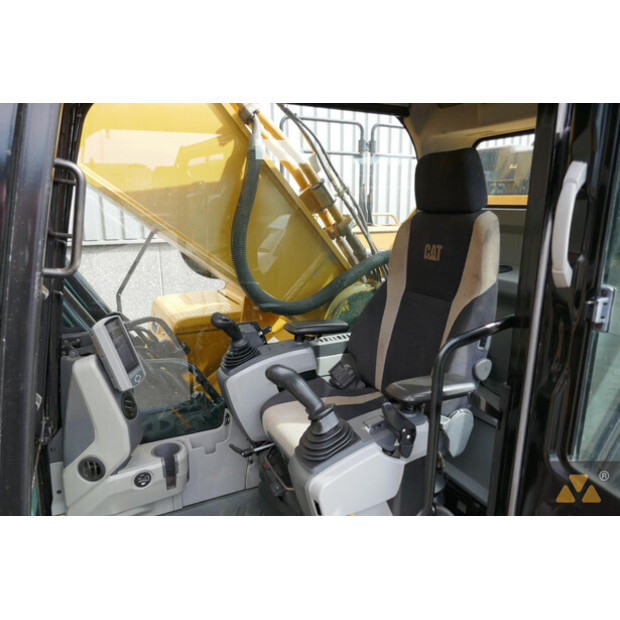 2015 Caterpillar 352FL-41787721