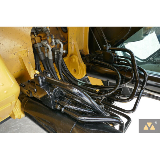 2015 Caterpillar 352FL-41787742