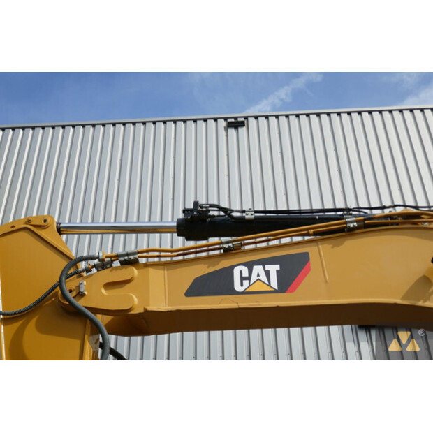 2015 Caterpillar 352FL-41787743