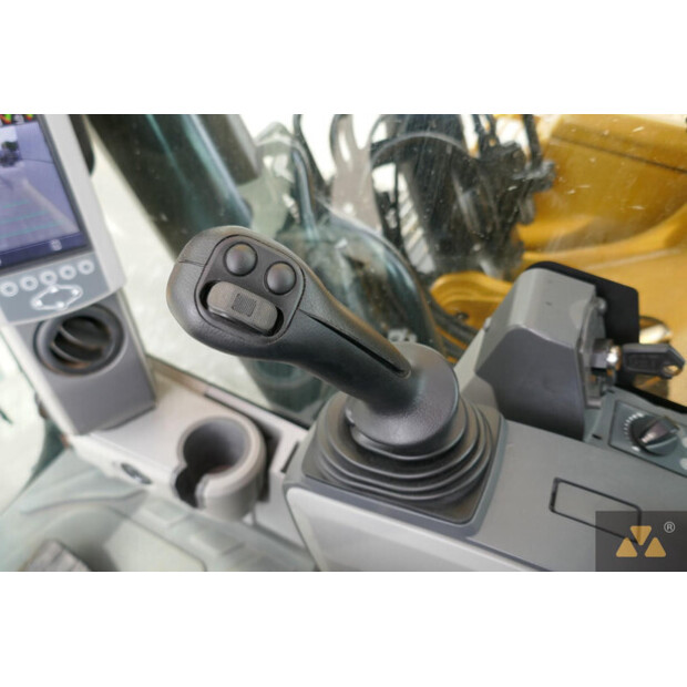 2015 Caterpillar 352FL-41787785