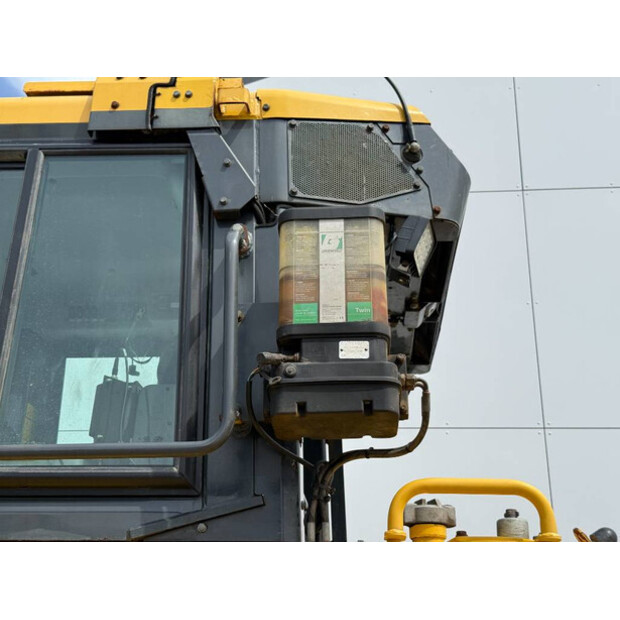 2016 Komatsu D61PXI-24-41788474