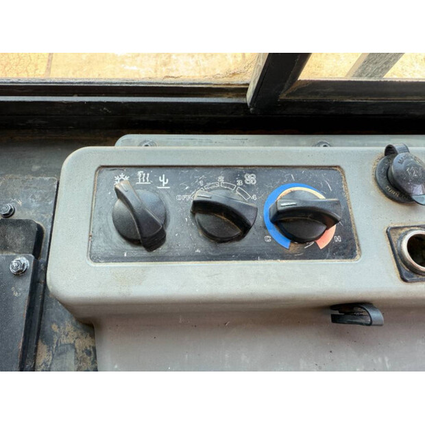 2019 كوماتسو D61PXI-24-41788518