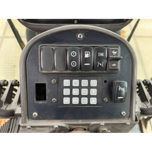 2014 فولفو G970-41788984
