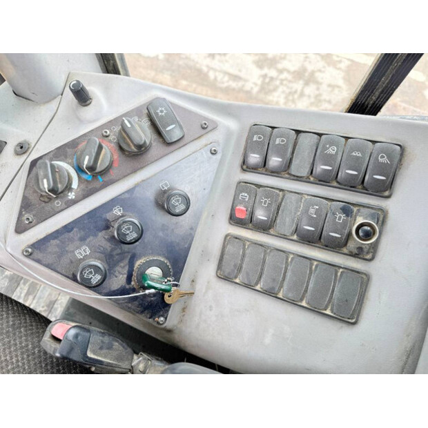 2012 Volvo G970-41789079