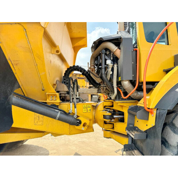 2018 فولفو A45G-41789375