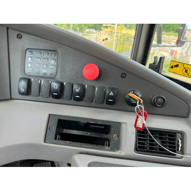 2018 فولفو A45G-41789390