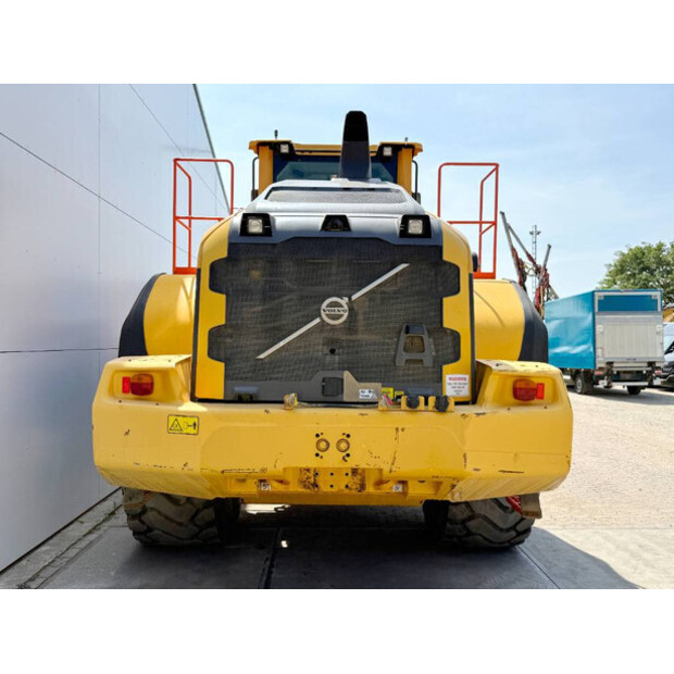 2018 فولفو L220H-41790533