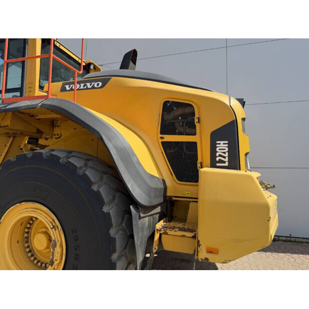 2018 فولفو L220H-41790556
