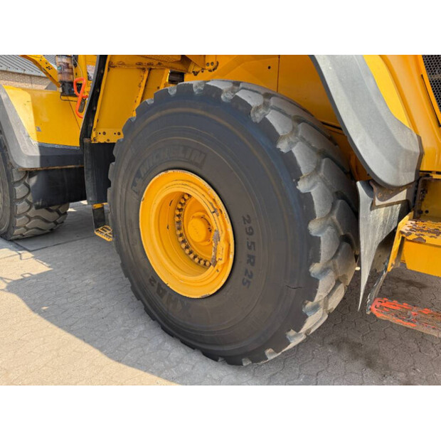 2018 فولفو L220H-41790559