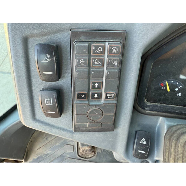 2021 Volvo L30G-41790613