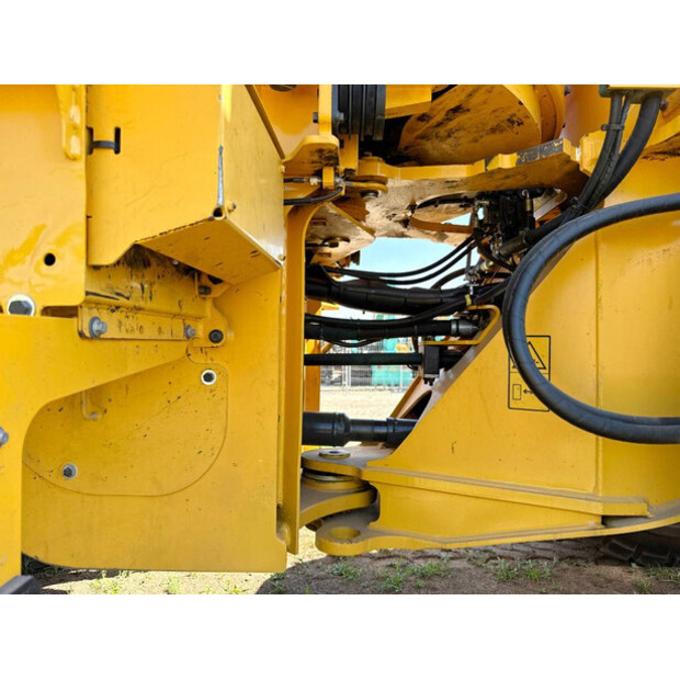 2015 فولفو L60H-41790775