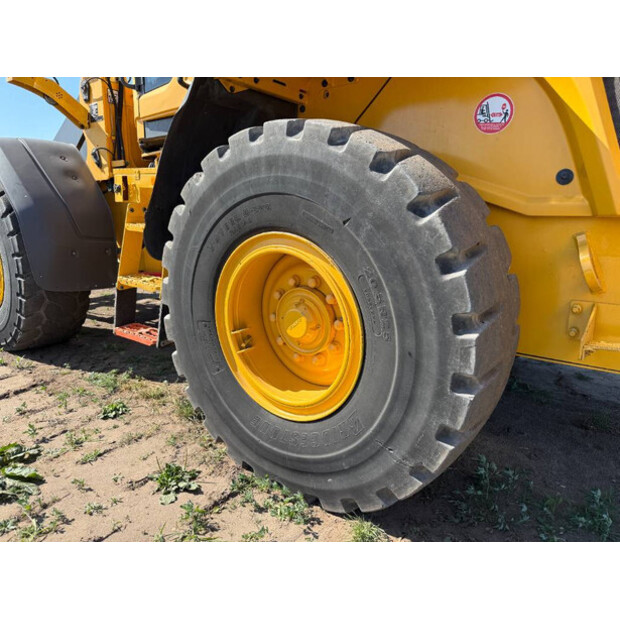 2015 فولفو L60H-41790777