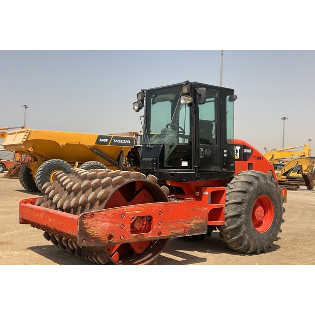 2011 Caterpillar CP533E-41790856