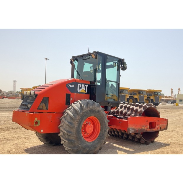 2011 Caterpillar CP533E-41790857