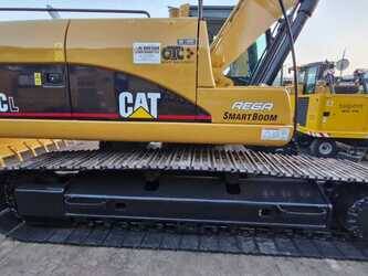 صورة ل حفارات مجنزرة 2006 CATERILLAR 320C للبيع في الإمارات العربيّة المتّحدة