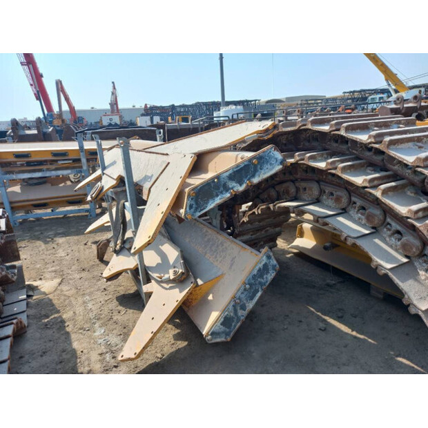 2017 Komatsu HYM400-3R-41805795