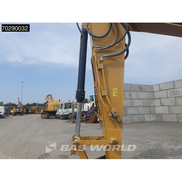 2018 Caterpillar 325FL-41806365