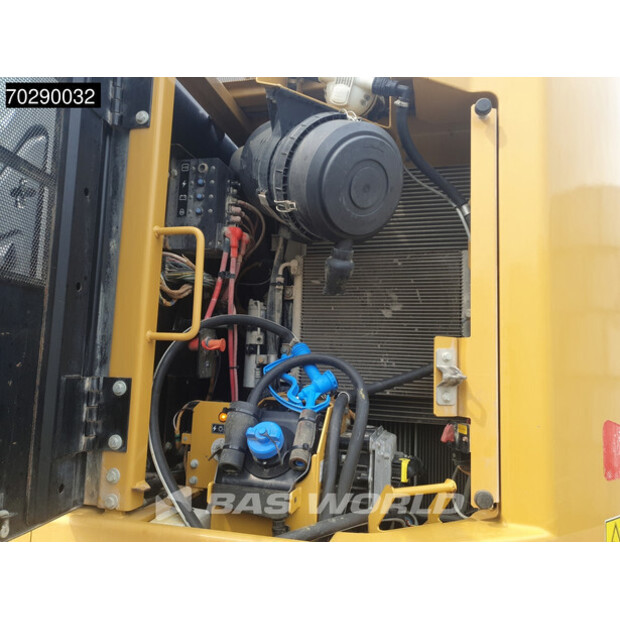 2018 Caterpillar 325FL-41806372