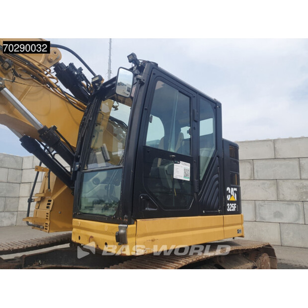 2018 Caterpillar 325FL-41806375